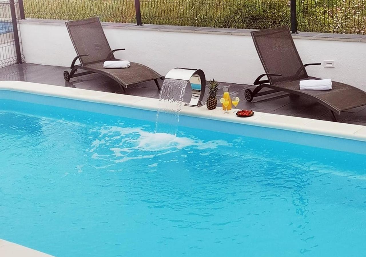 Apartment With Heated Pool And Sea View 特罗吉尔 外观 照片