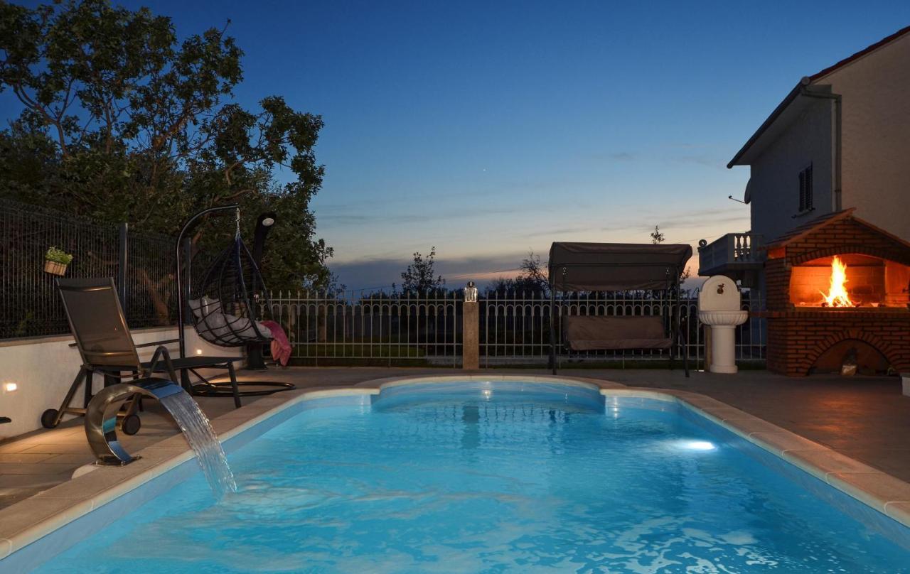 Apartment With Heated Pool And Sea View 特罗吉尔 外观 照片